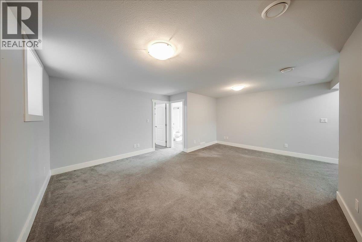 1835 First Street Property Photo 43