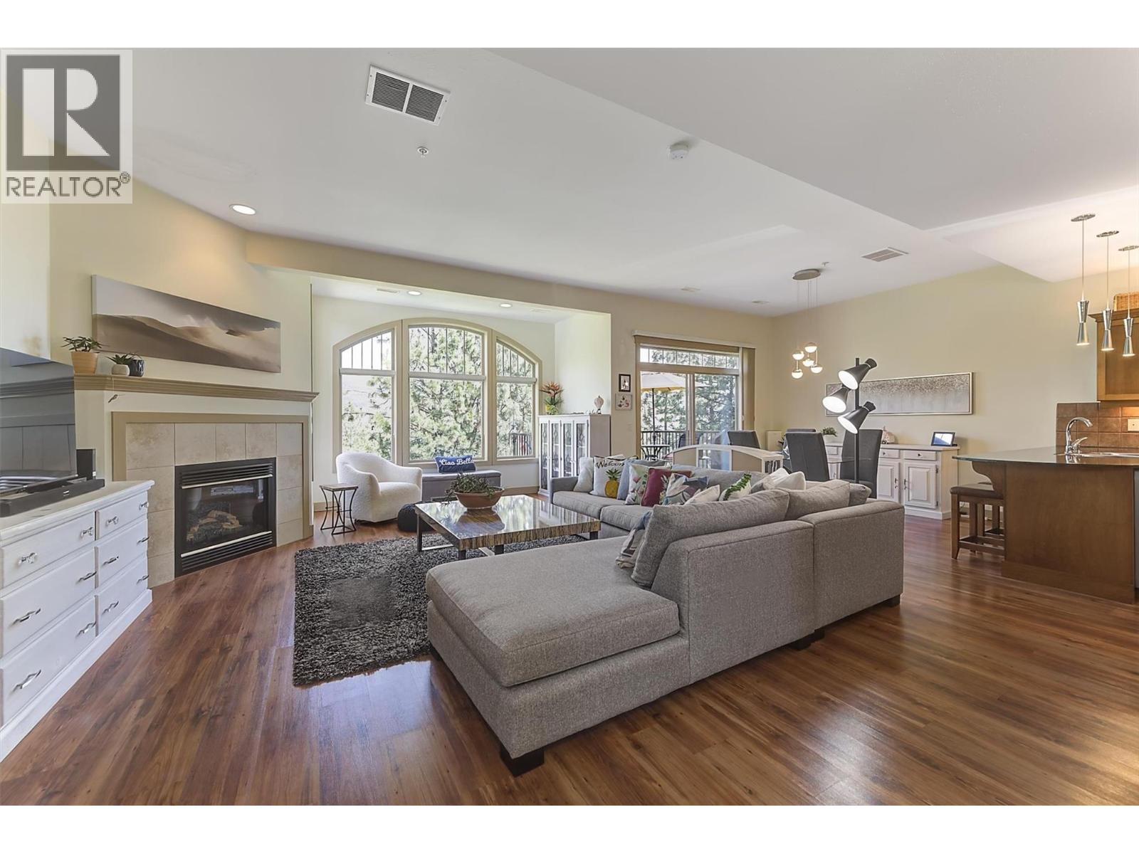 1795 Country Club Road Unit# 206 Property Photo 1
