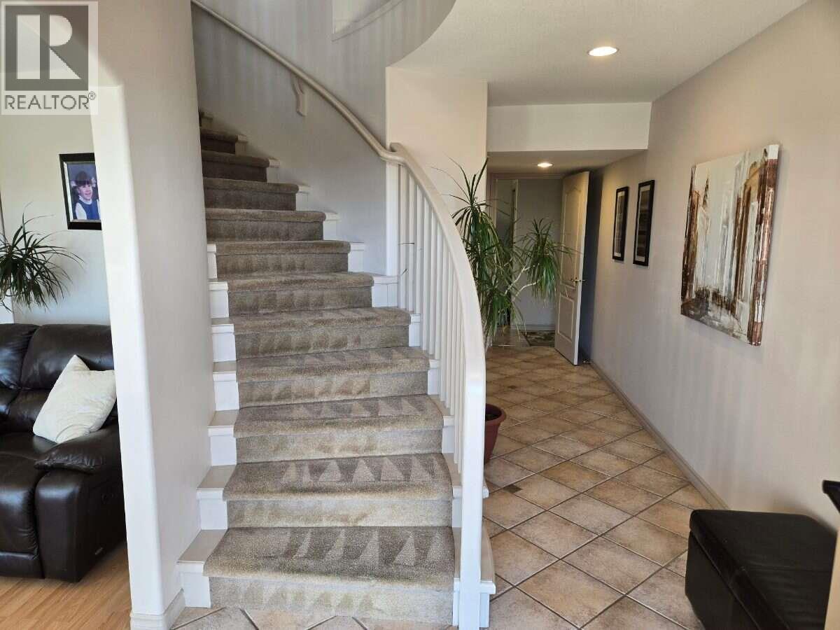 997 Skeena Drive N Property Photo 5
