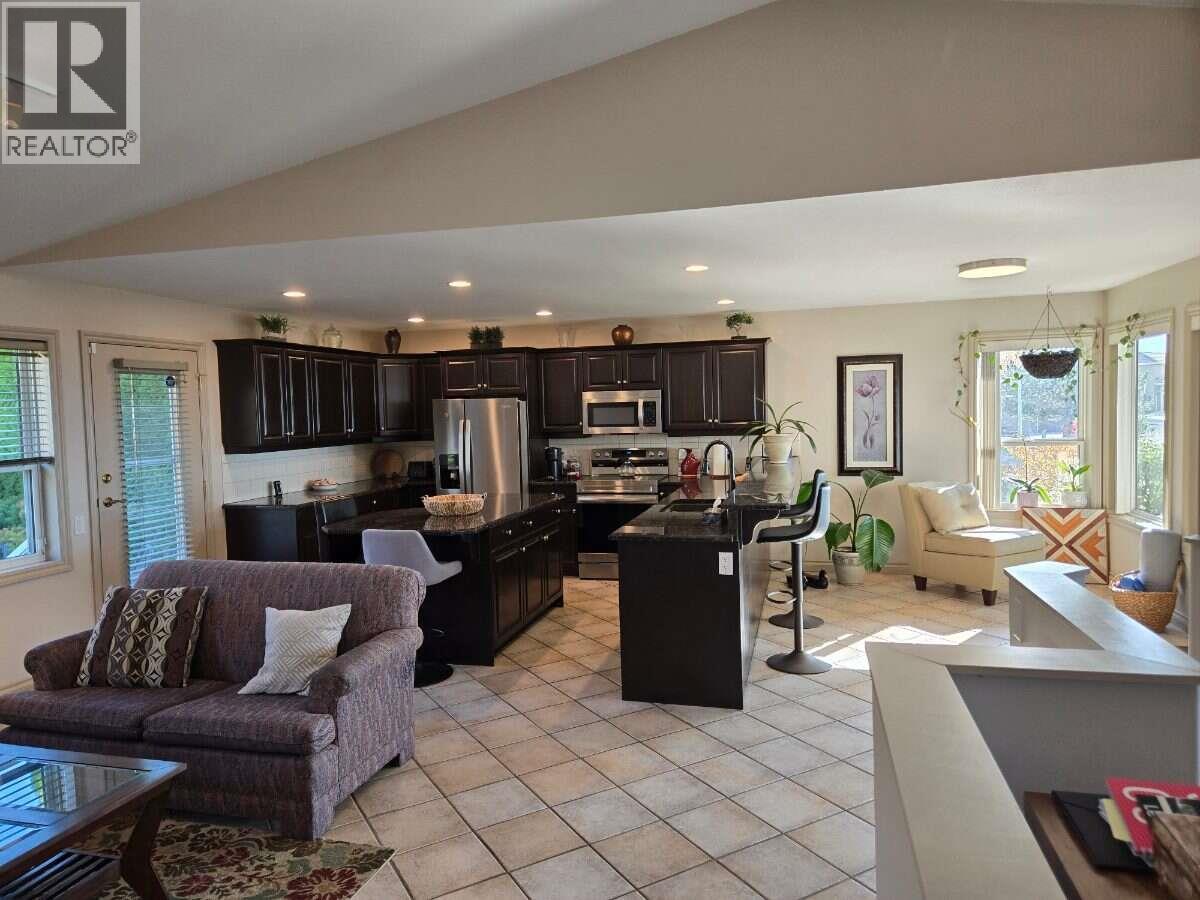 997 Skeena Drive N Property Photo 7
