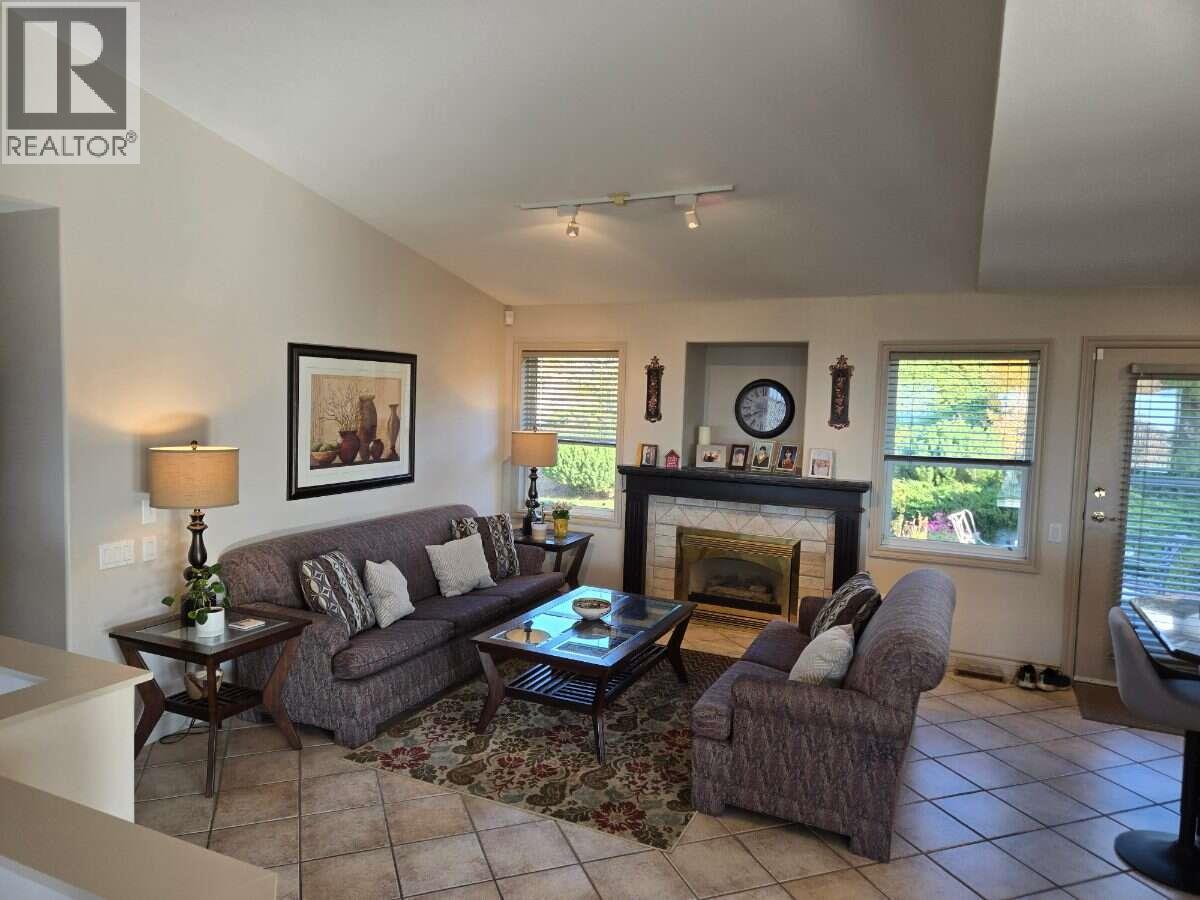 997 Skeena Drive N Property Photo 12