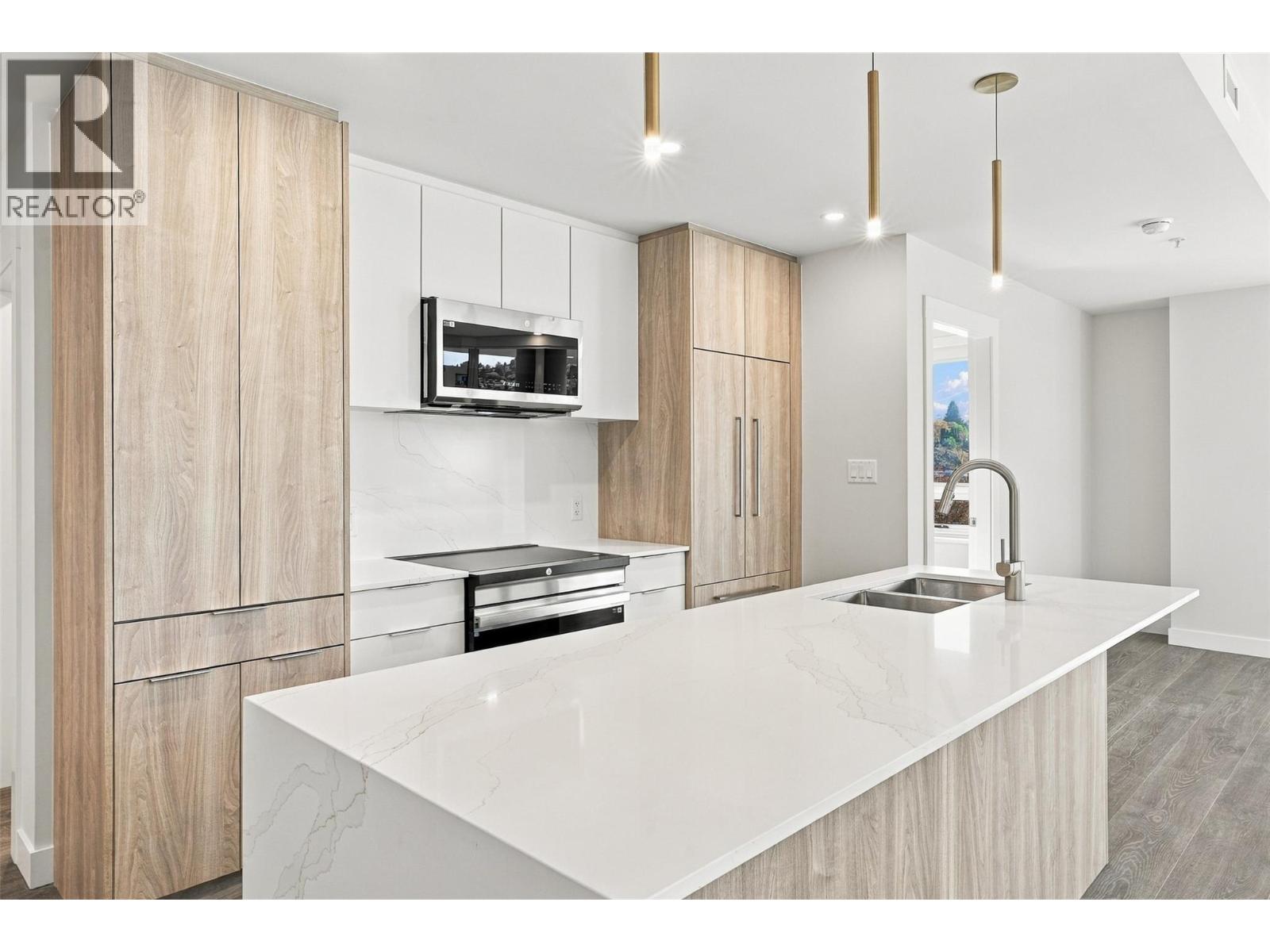 460 Nicola Street Unit# 902 Property Photo 1