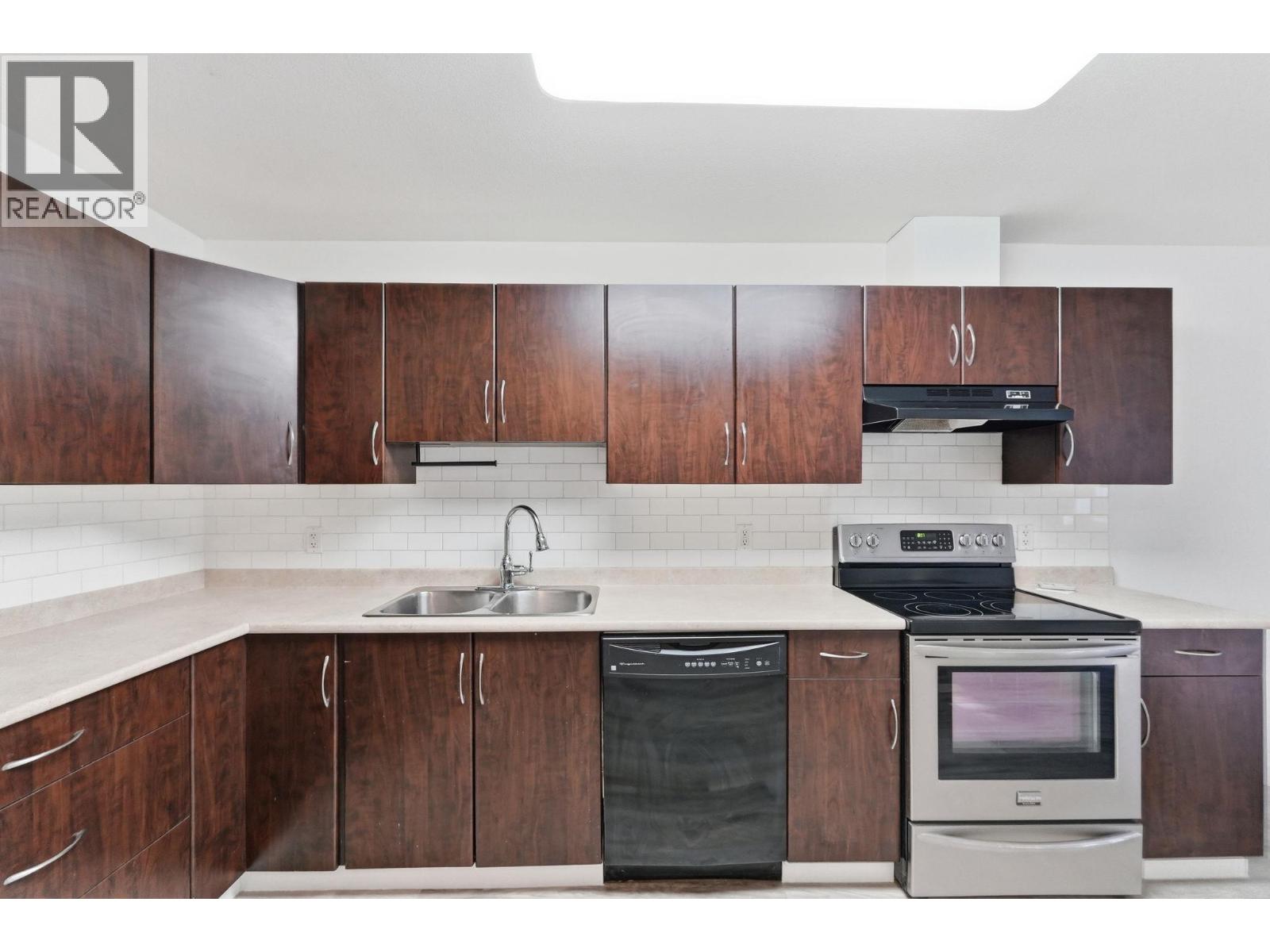 1483 Glenmore Road Unit# 311 Property Photo 8