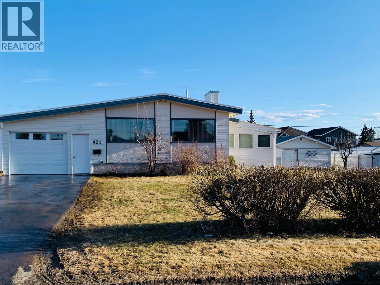 421 96 Avenue Property Photo 1