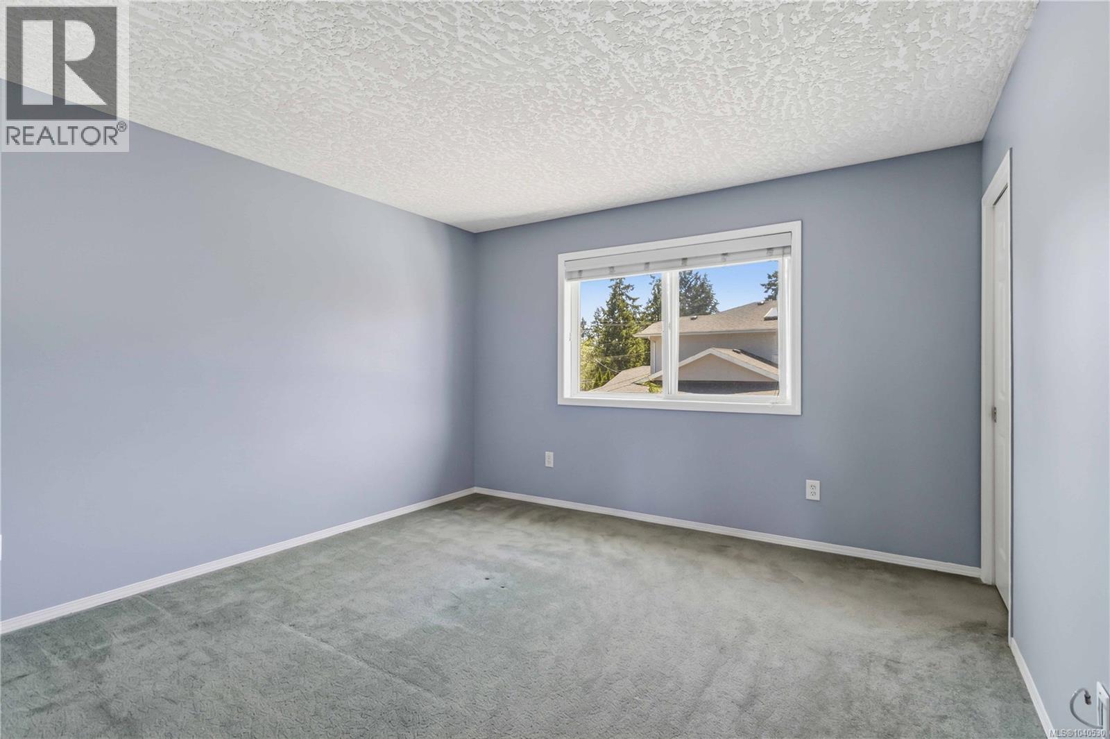 2594 Buckler Ave Property Photo 19