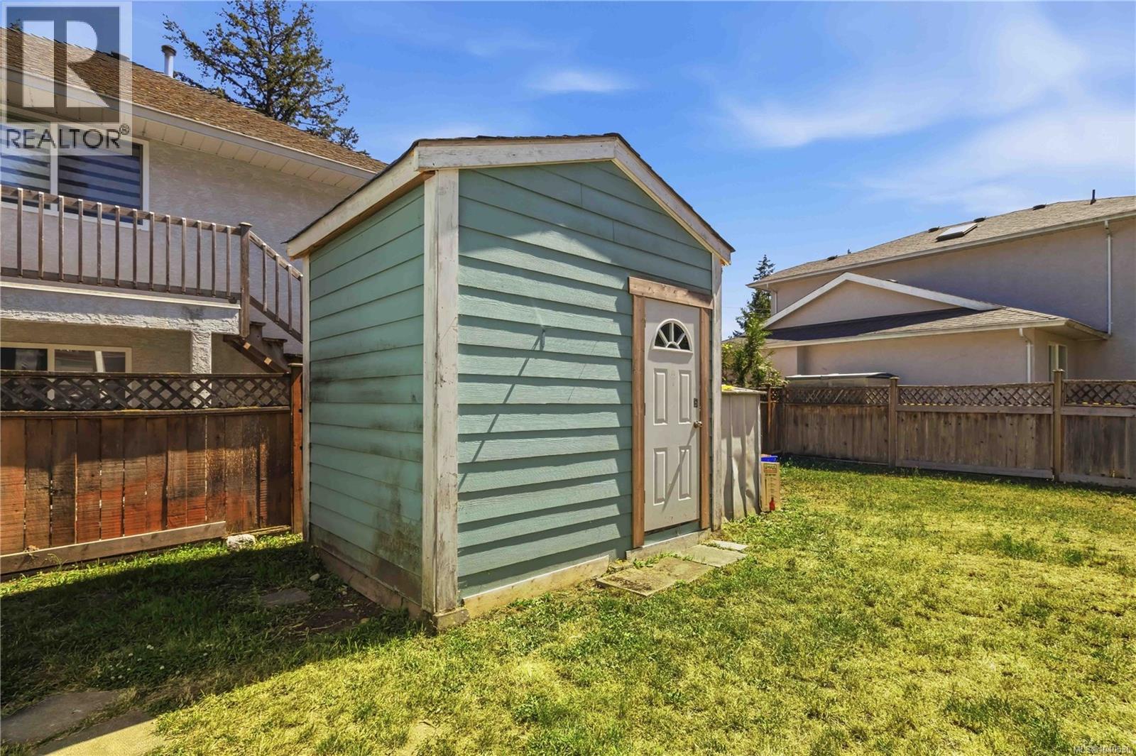 2594 Buckler Ave Property Photo 55