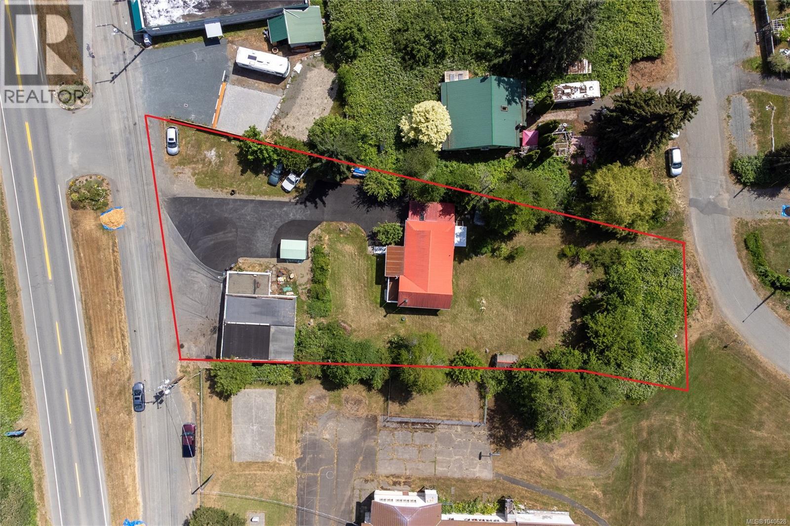 5545 Island Hwy S Property Photo 2
