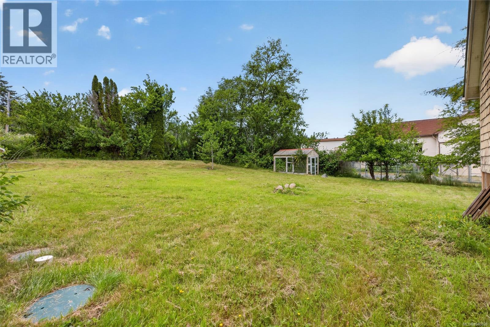 5545 Island Hwy S Property Photo 13
