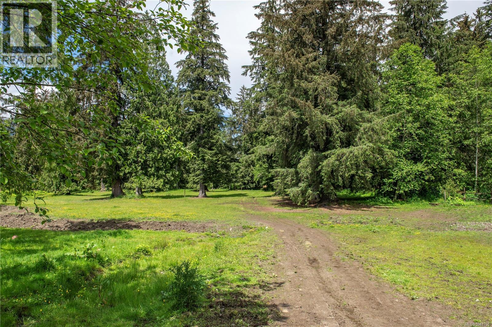 870 Sayward Rd Property Photo 9