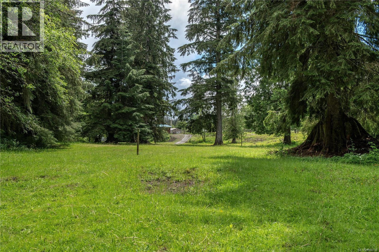 870 Sayward Rd Property Photo 11