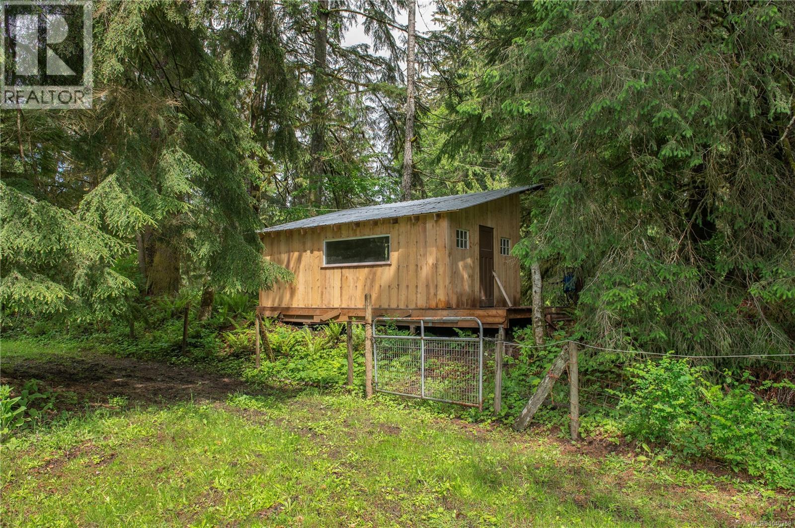 870 Sayward Rd Property Photo 13