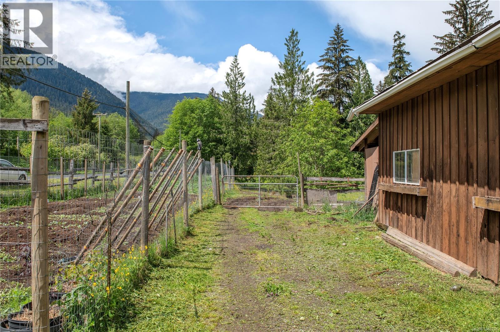 870 Sayward Rd Property Photo 61