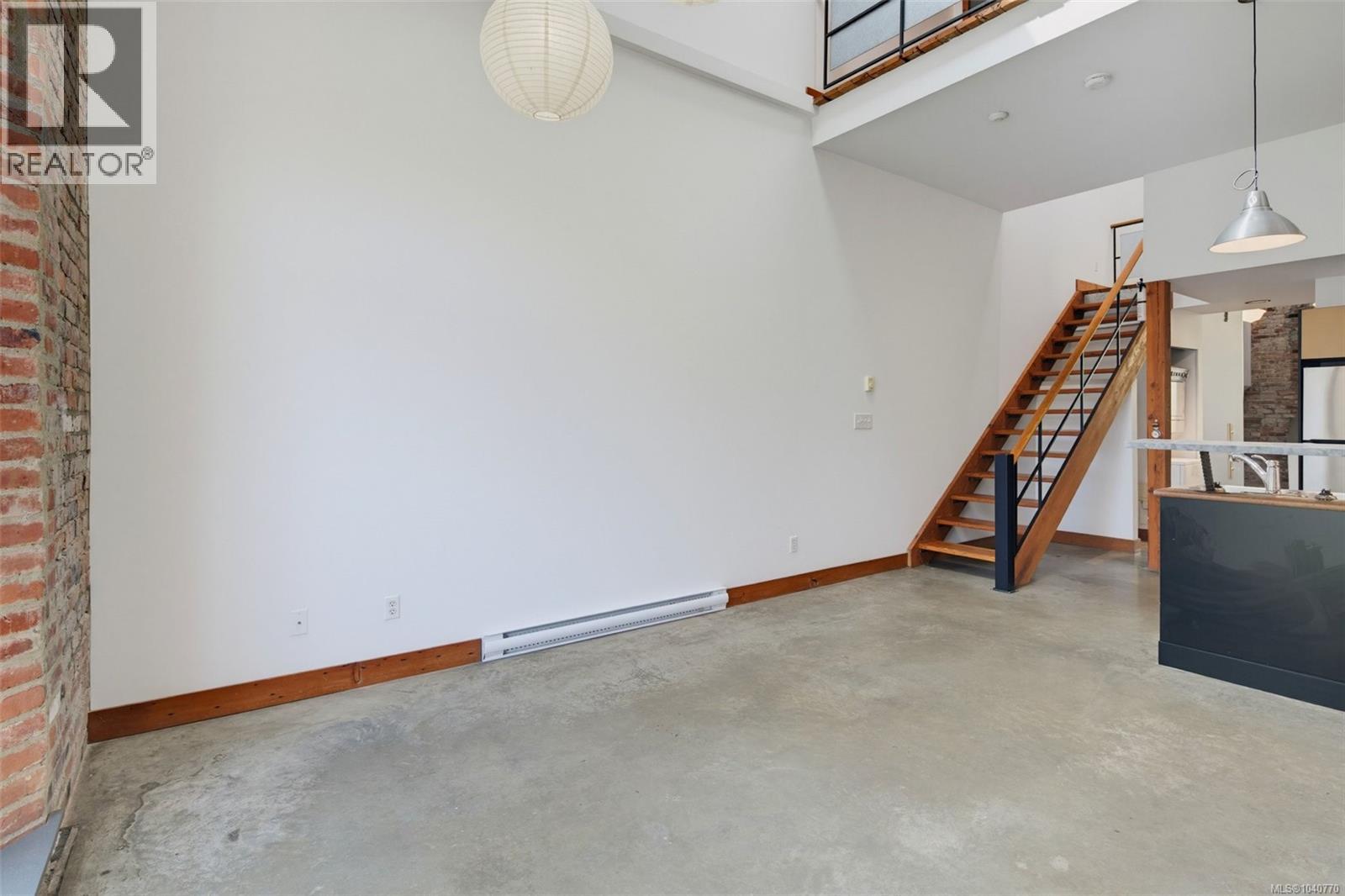 209 588 Pandora Ave Property Photo 32