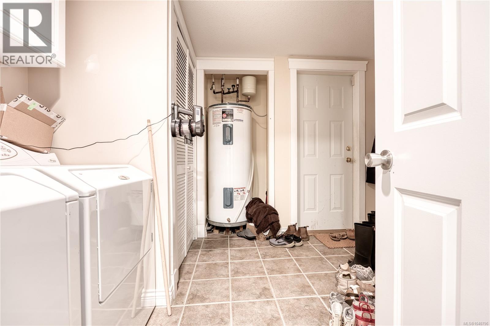 6381 Icarus Dr Property Photo 47