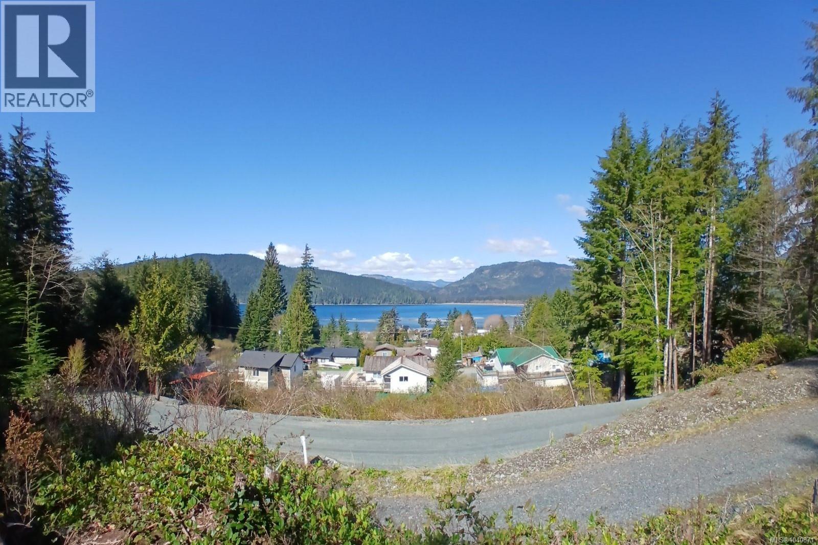 16997 Beachview Dr Property Photo 4