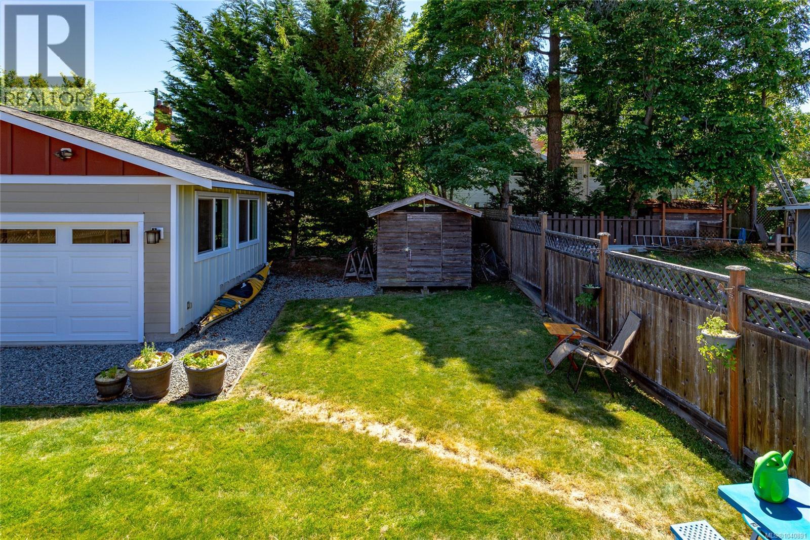 367 Vincent Ave Property Photo 47