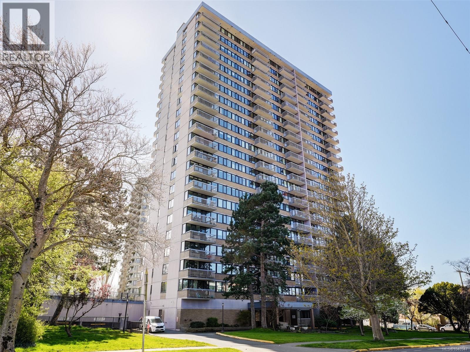 1401 647 Michigan St Property Photo 4
