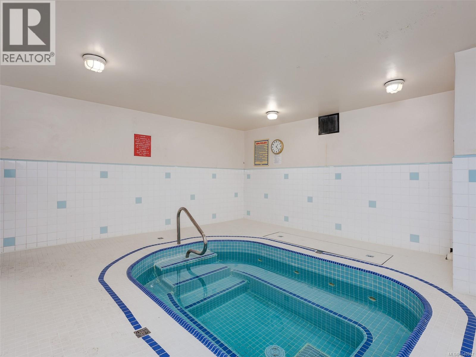 1401 647 Michigan St Property Photo 24