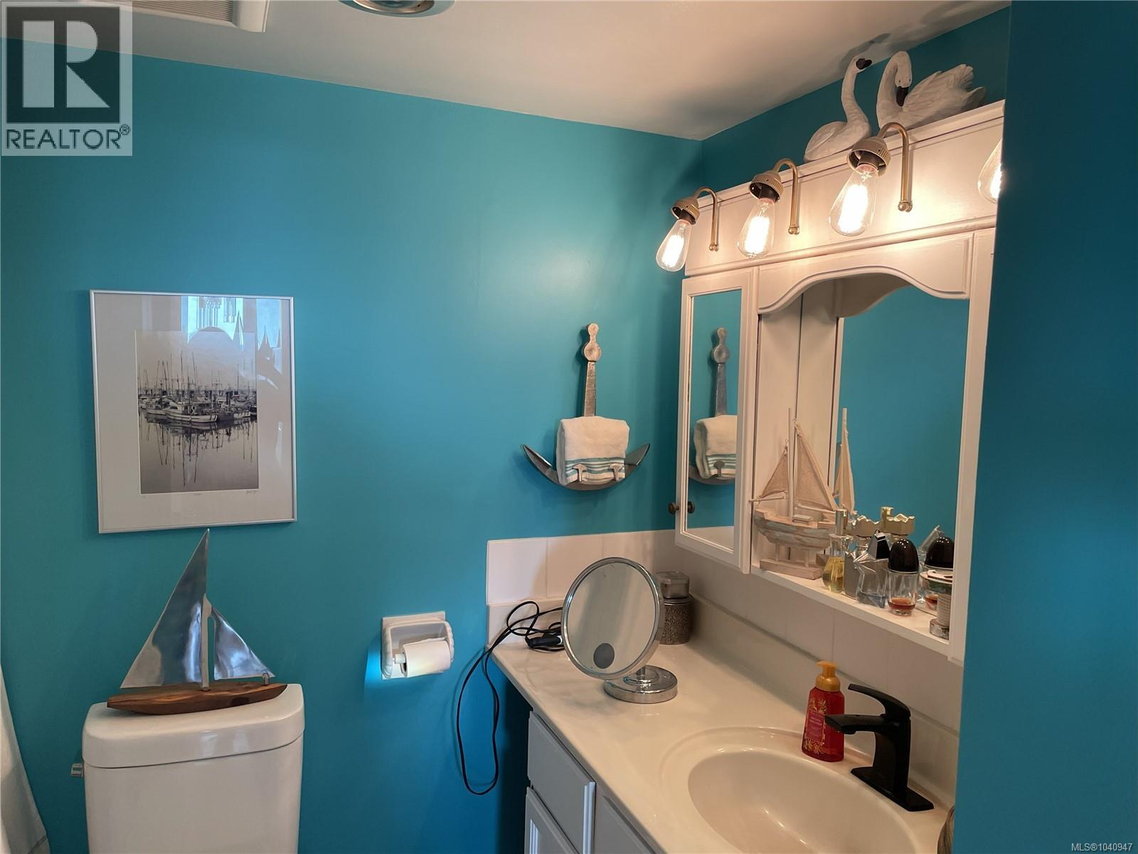1401 647 Michigan St Property Photo 29