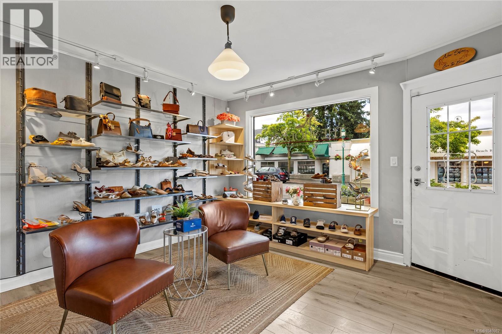 102 Second Ave W Property Photo 6