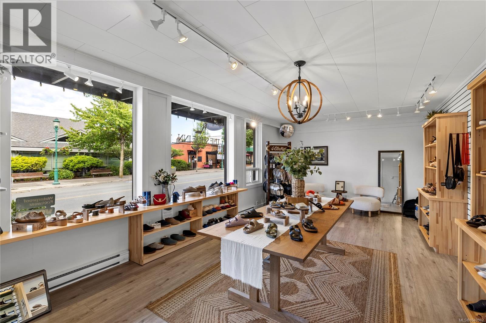 102 Second Ave W Property Photo 11