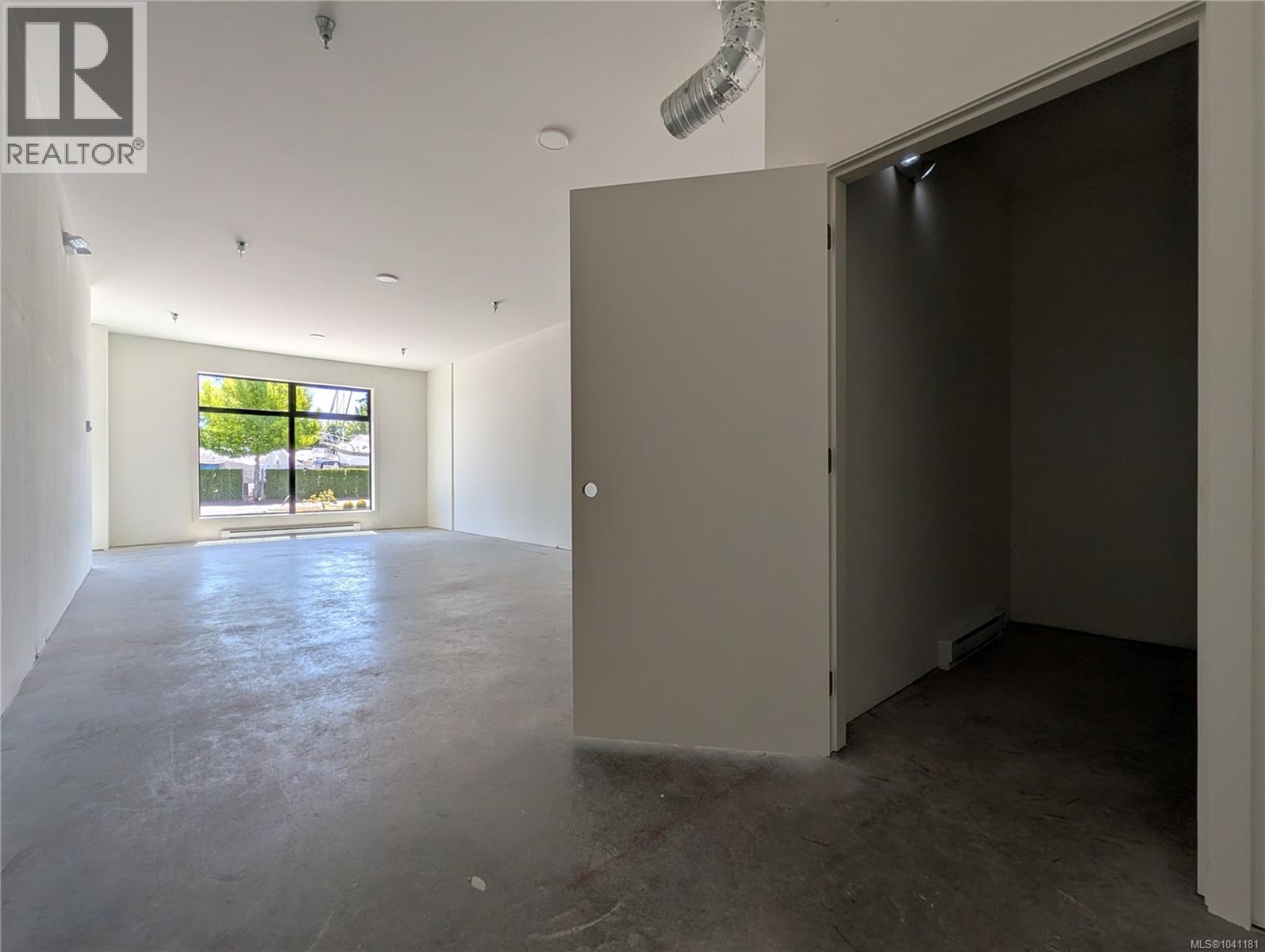 102 2270 Harbour Rd Property Photo 8