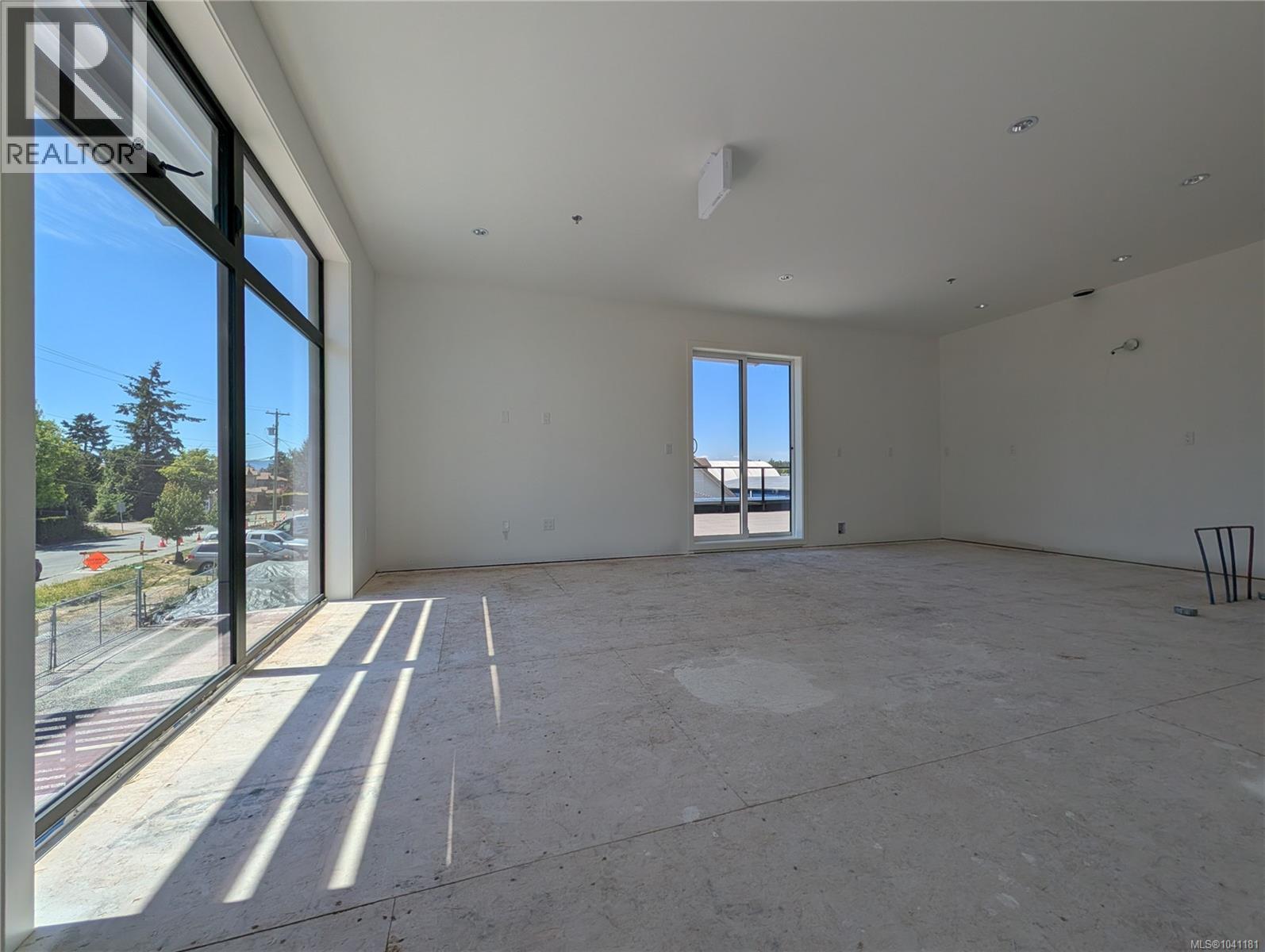 102 2270 Harbour Rd Property Photo 11