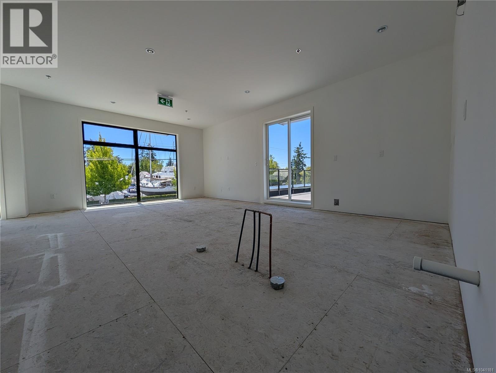 102 2270 Harbour Rd Property Photo 13