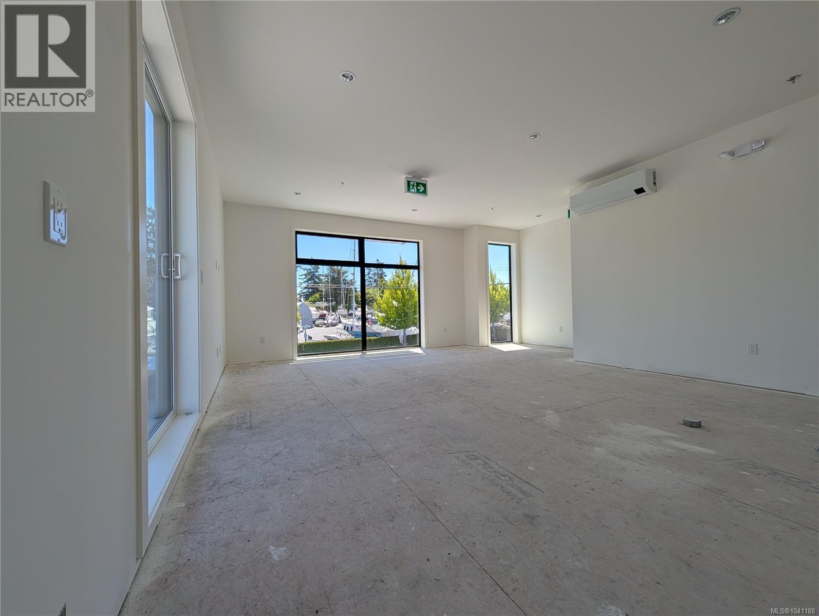 103 2270 Harbour Rd Property Photo 9