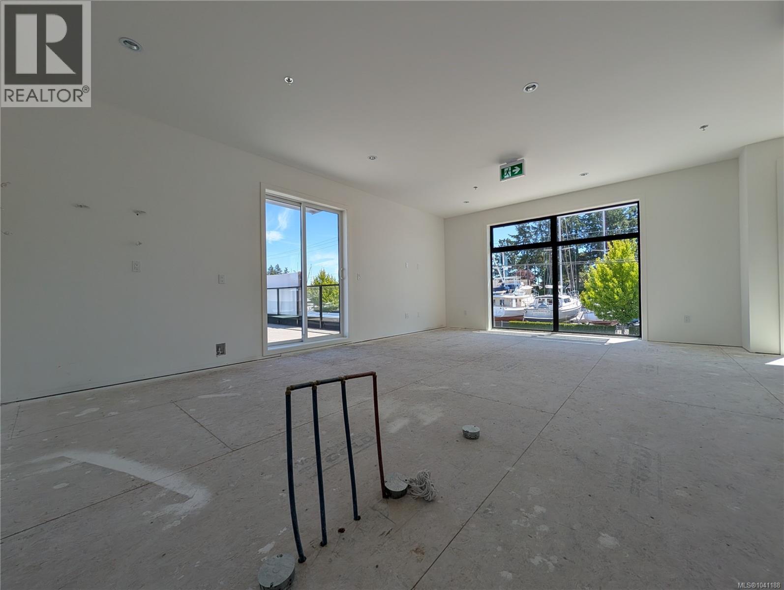 103 2270 Harbour Rd Property Photo 10