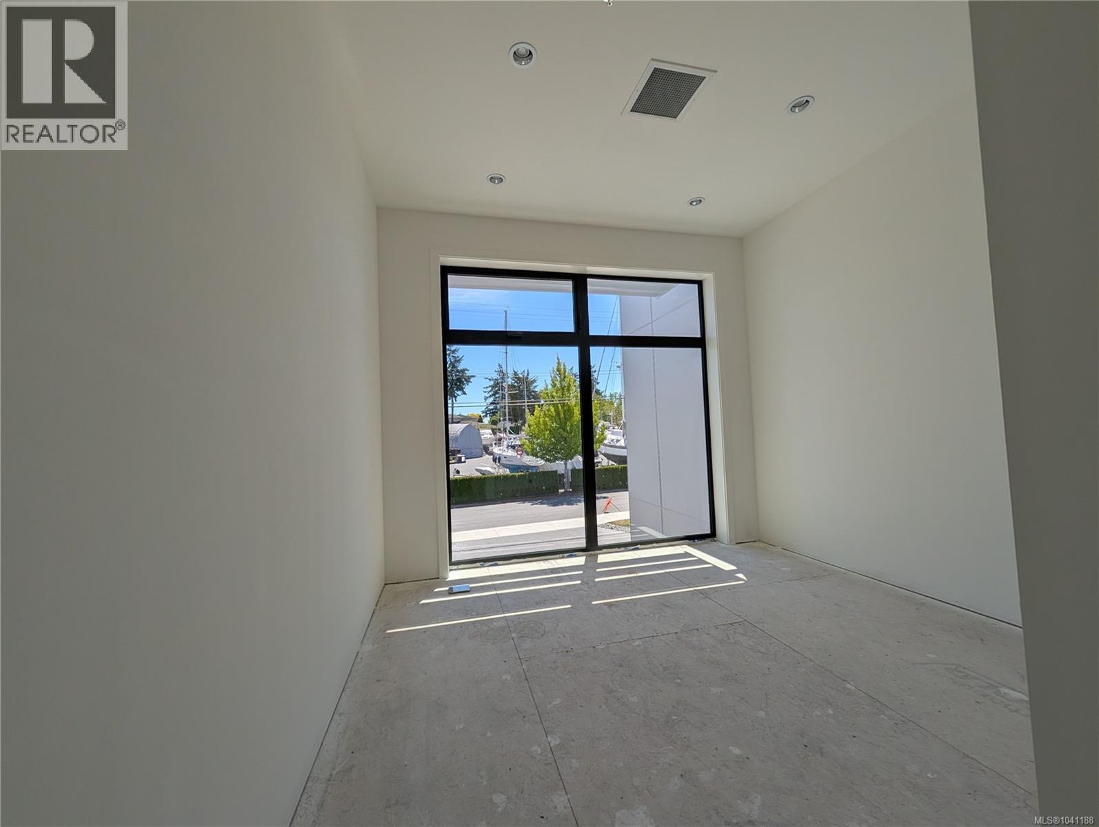 103 2270 Harbour Rd Property Photo 16