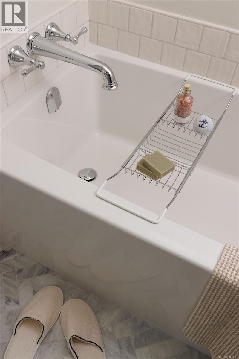 3521 Greystone Close Property Photo 14