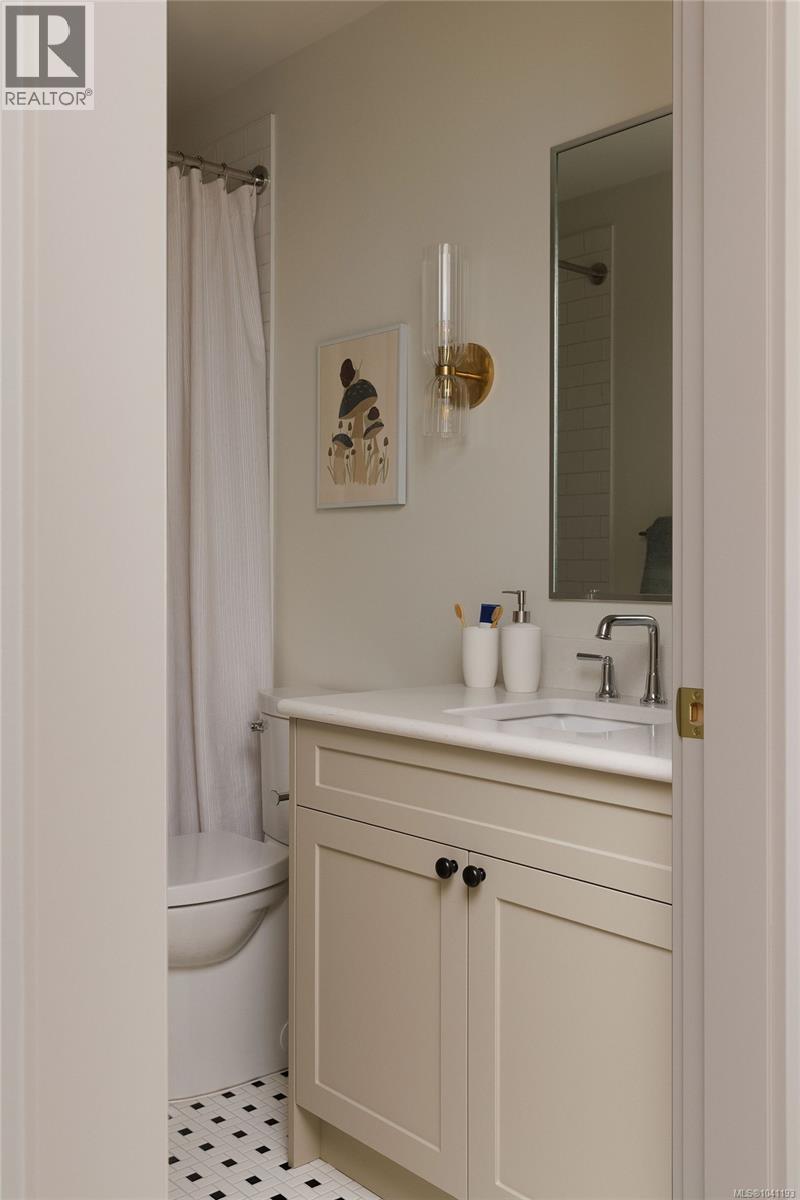 3521 Greystone Close Property Photo 18