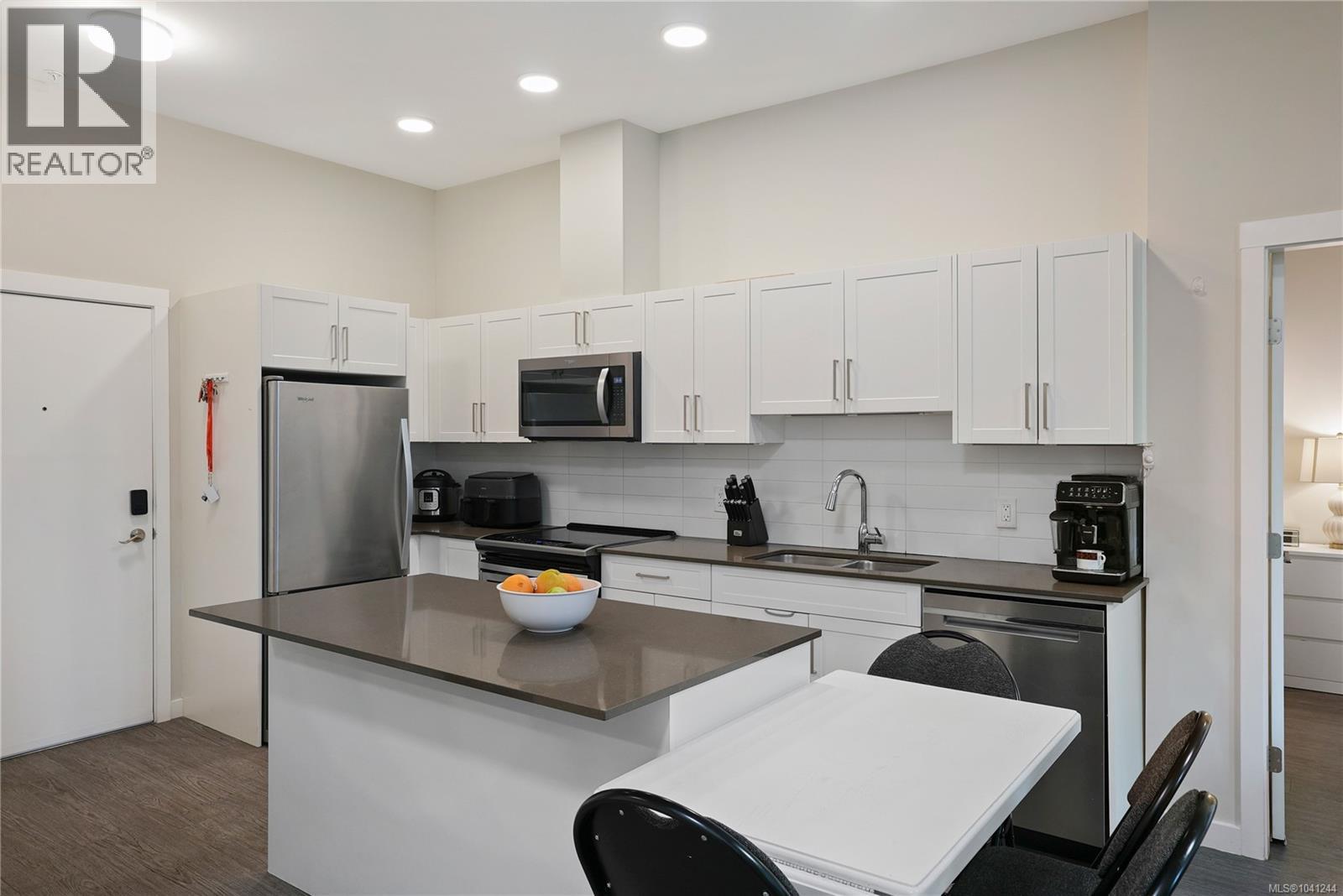 104 2843 Jacklin Rd Property Photo 1