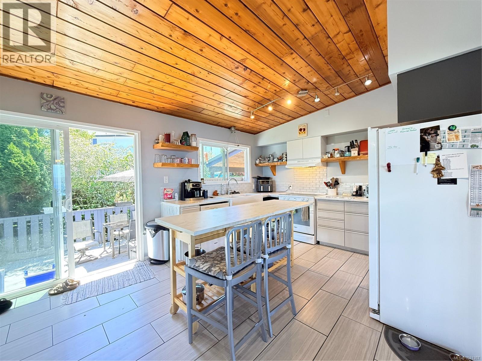 2472 Mountview Rd Property Photo 15