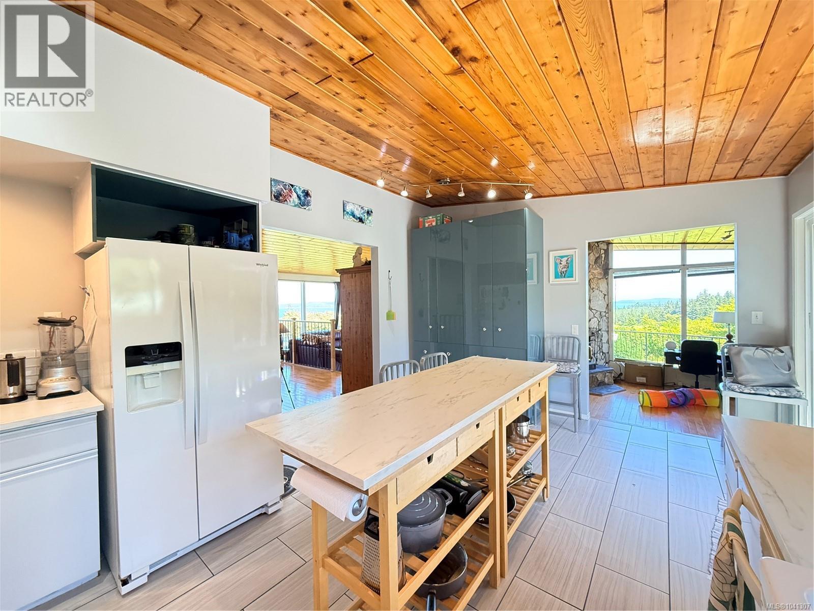 2472 Mountview Rd Property Photo 17