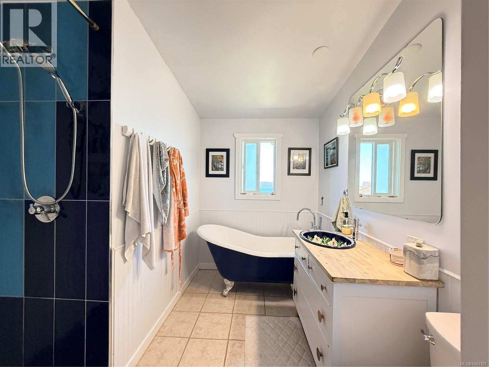 2472 Mountview Rd Property Photo 18