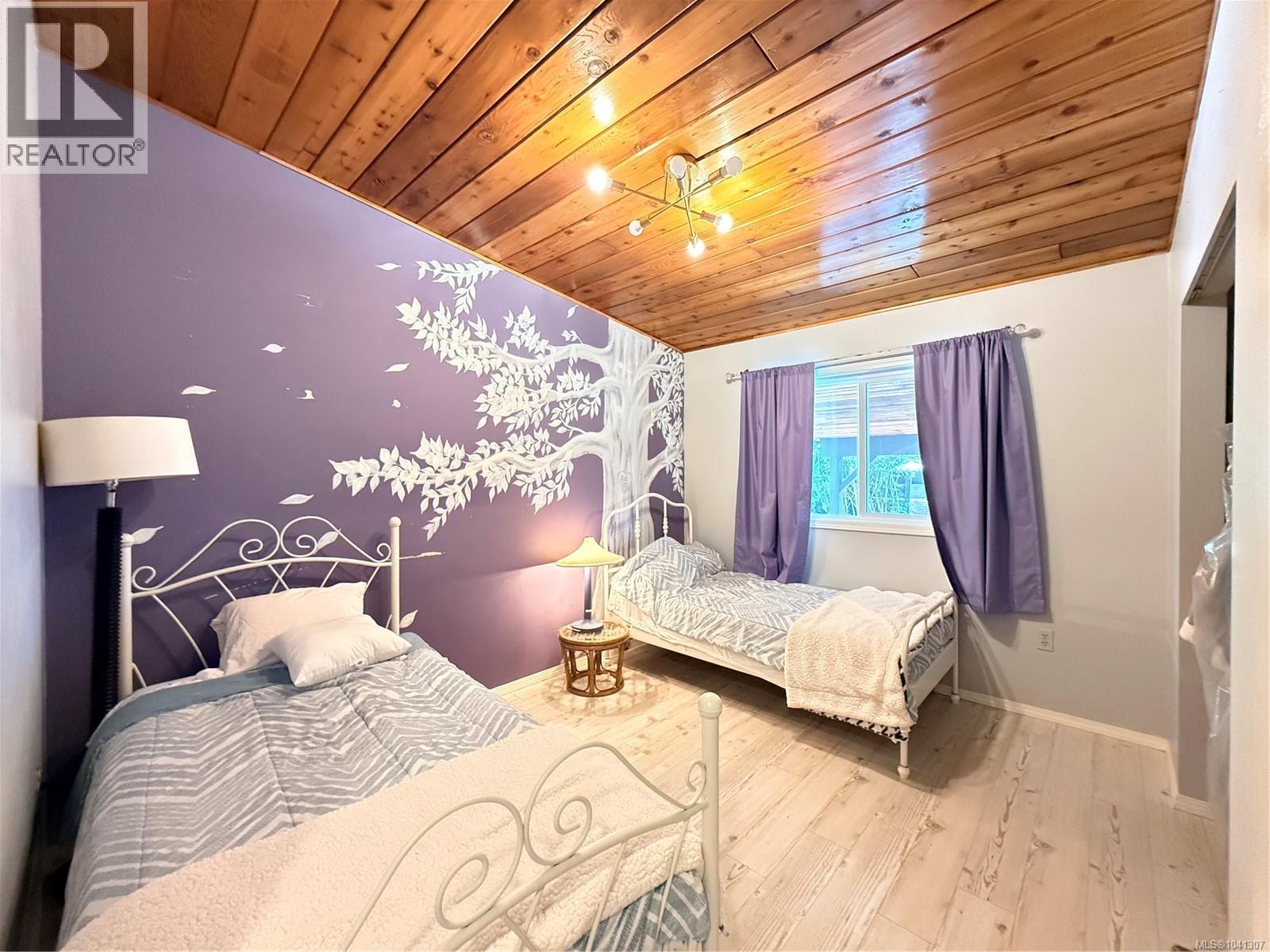 2472 Mountview Rd Property Photo 21
