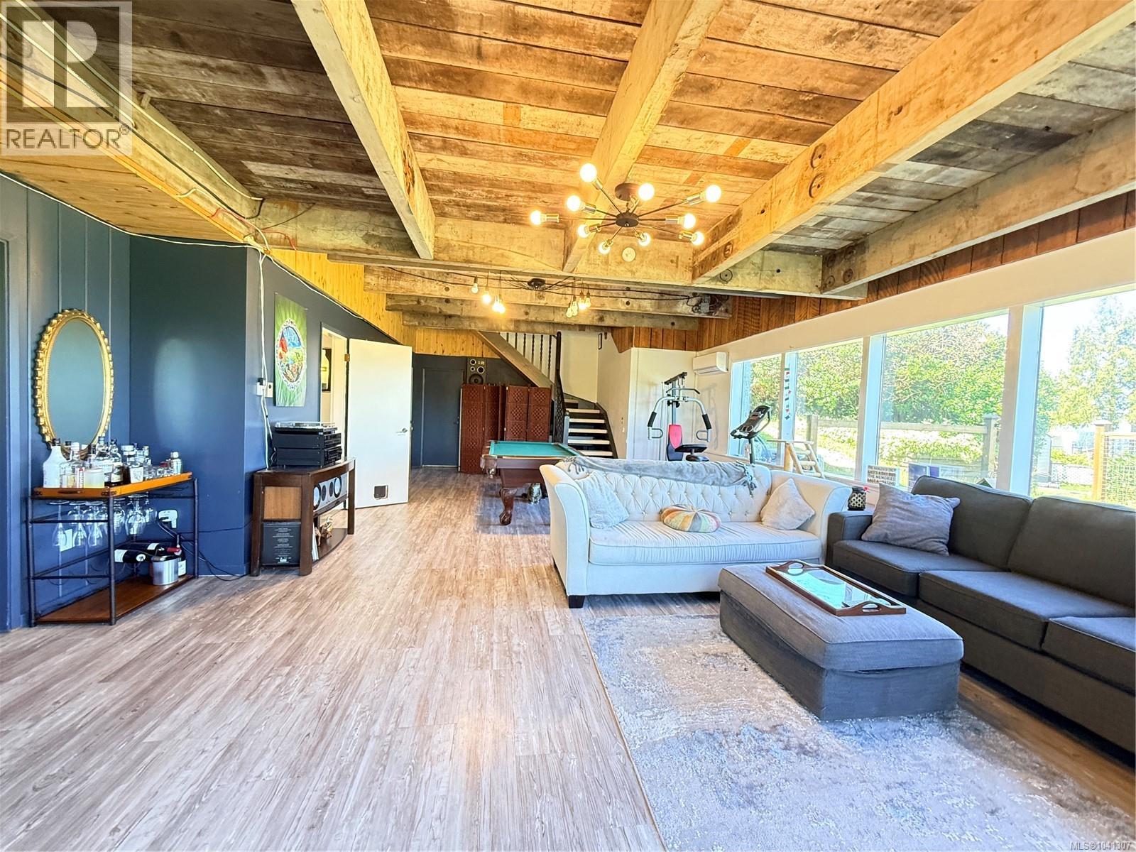 2472 Mountview Rd Property Photo 32