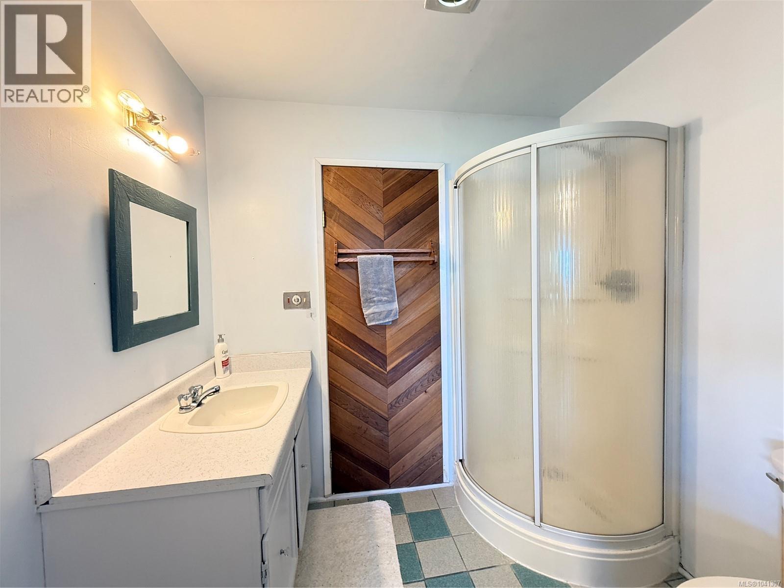 2472 Mountview Rd Property Photo 33