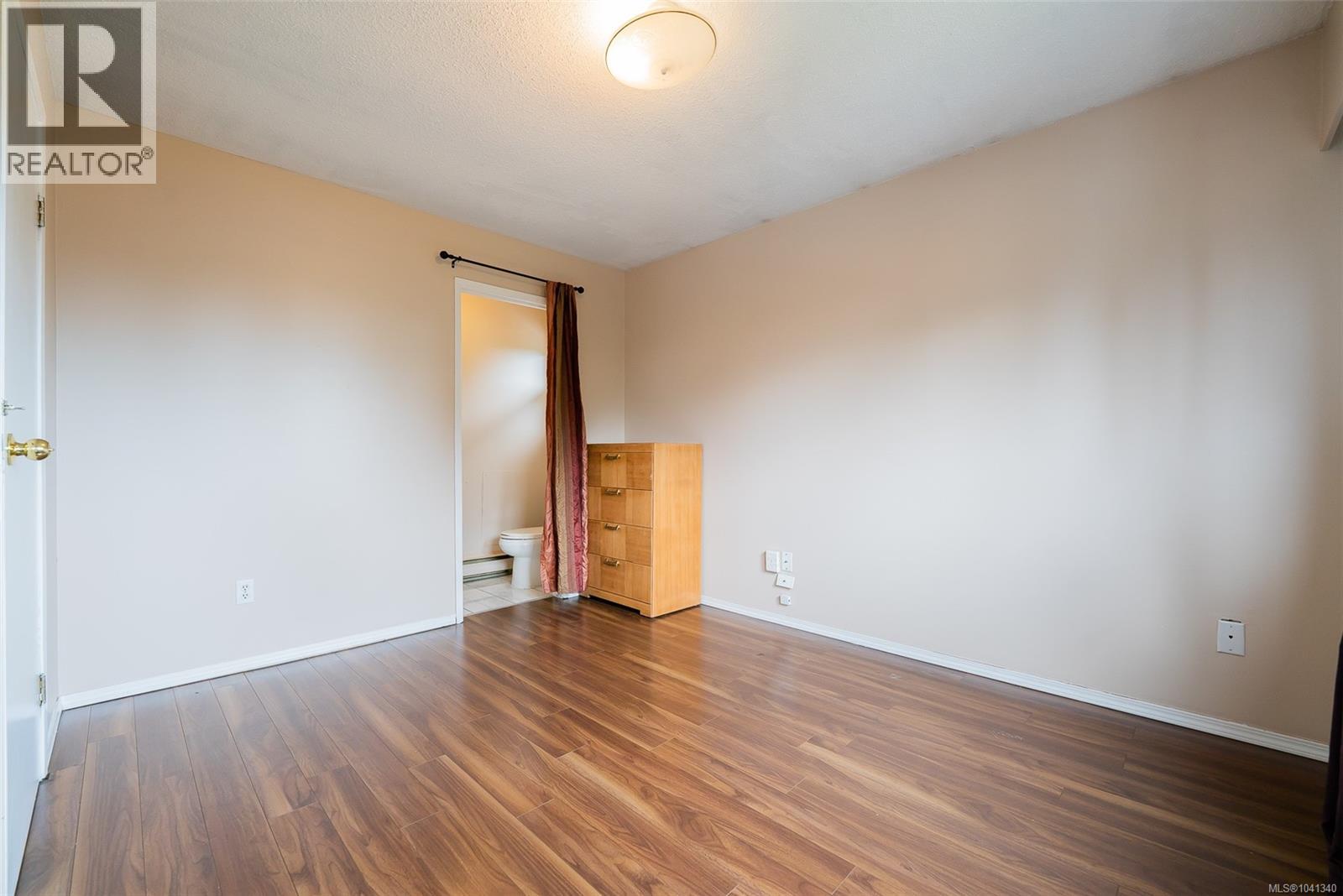540 Wakesiah Ave Property Photo 5