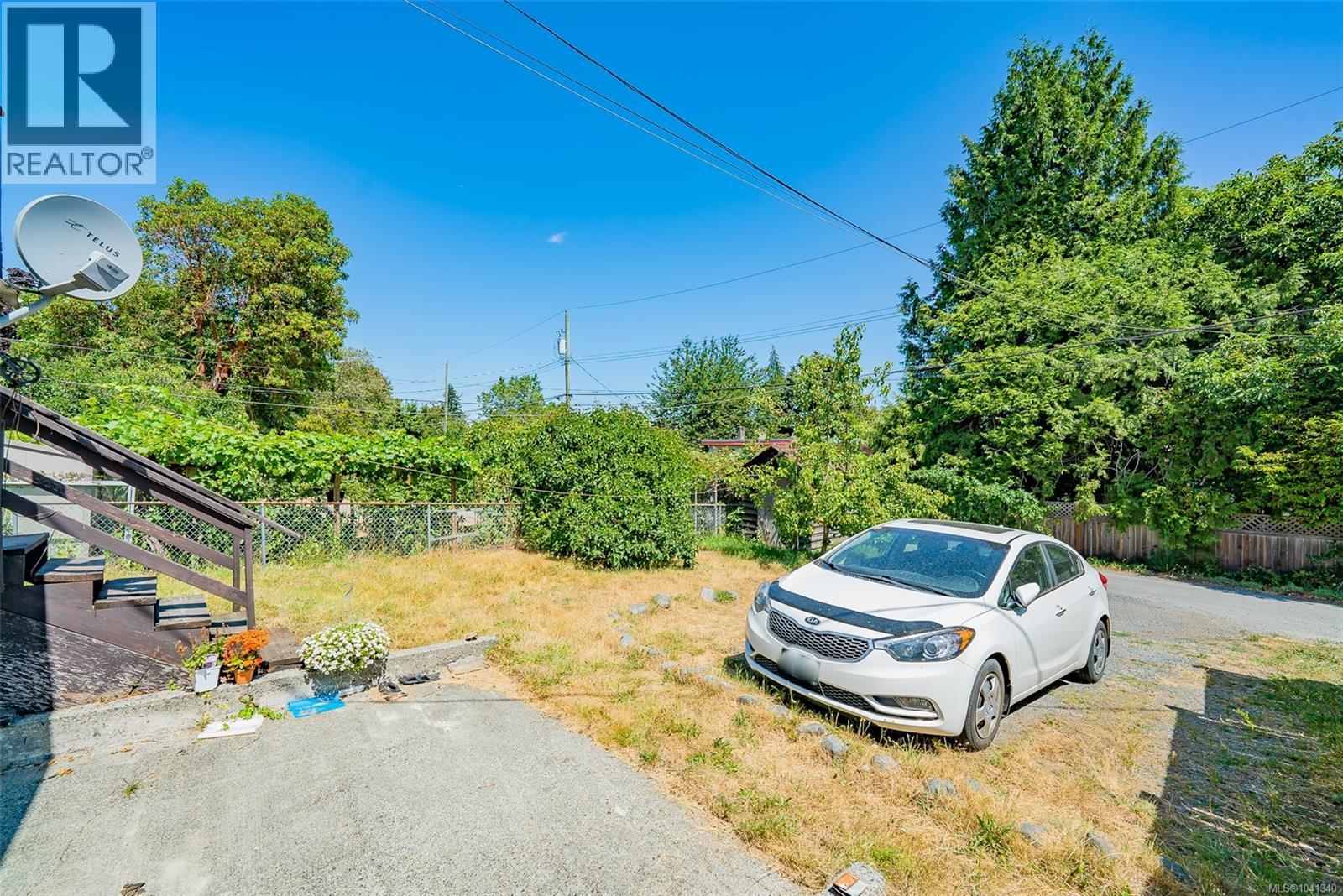 540 Wakesiah Ave Property Photo 32