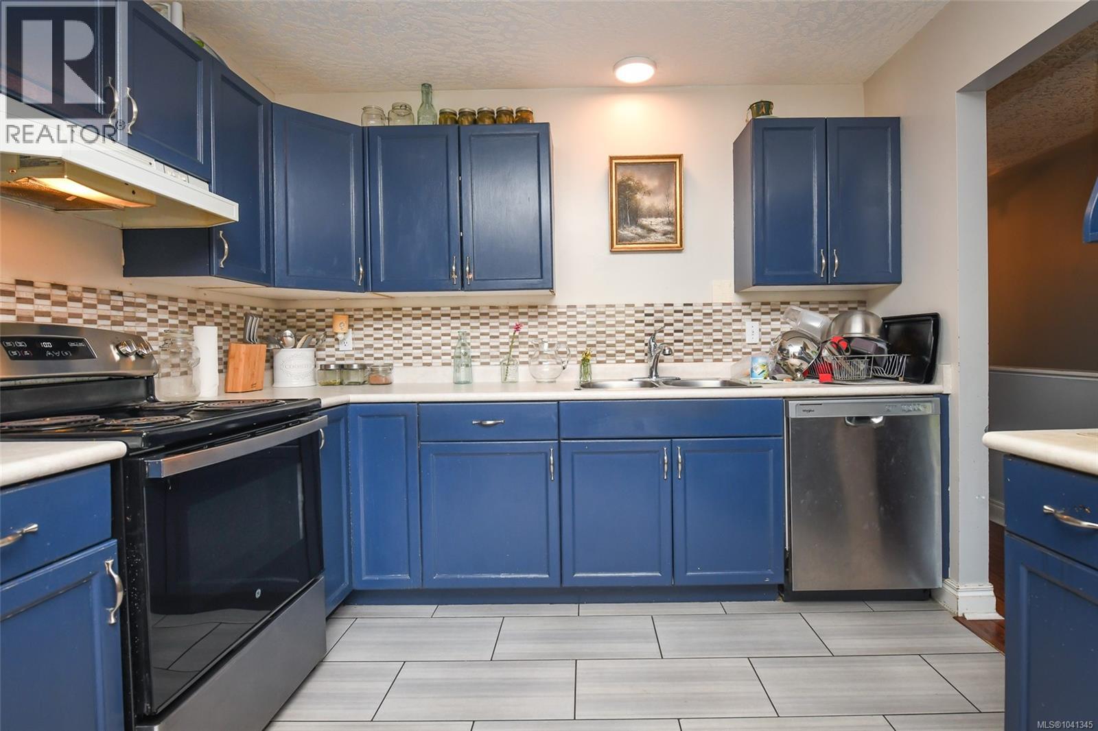 4681 Shetland Pl Property Photo 6