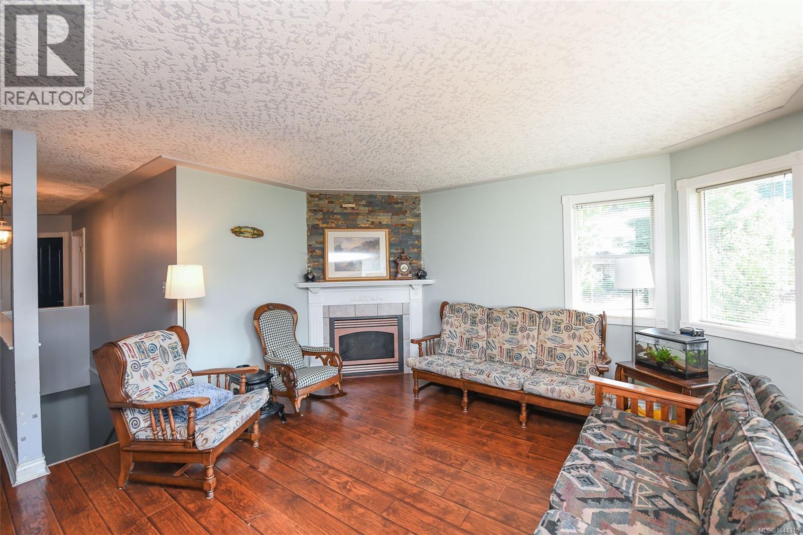 4681 Shetland Pl Property Photo 11