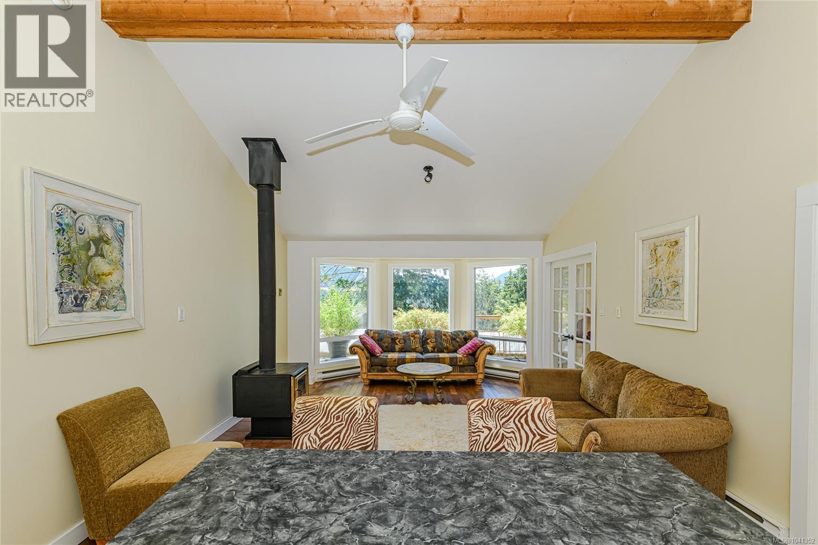 351 Elizabeth Dr Property Photo 14