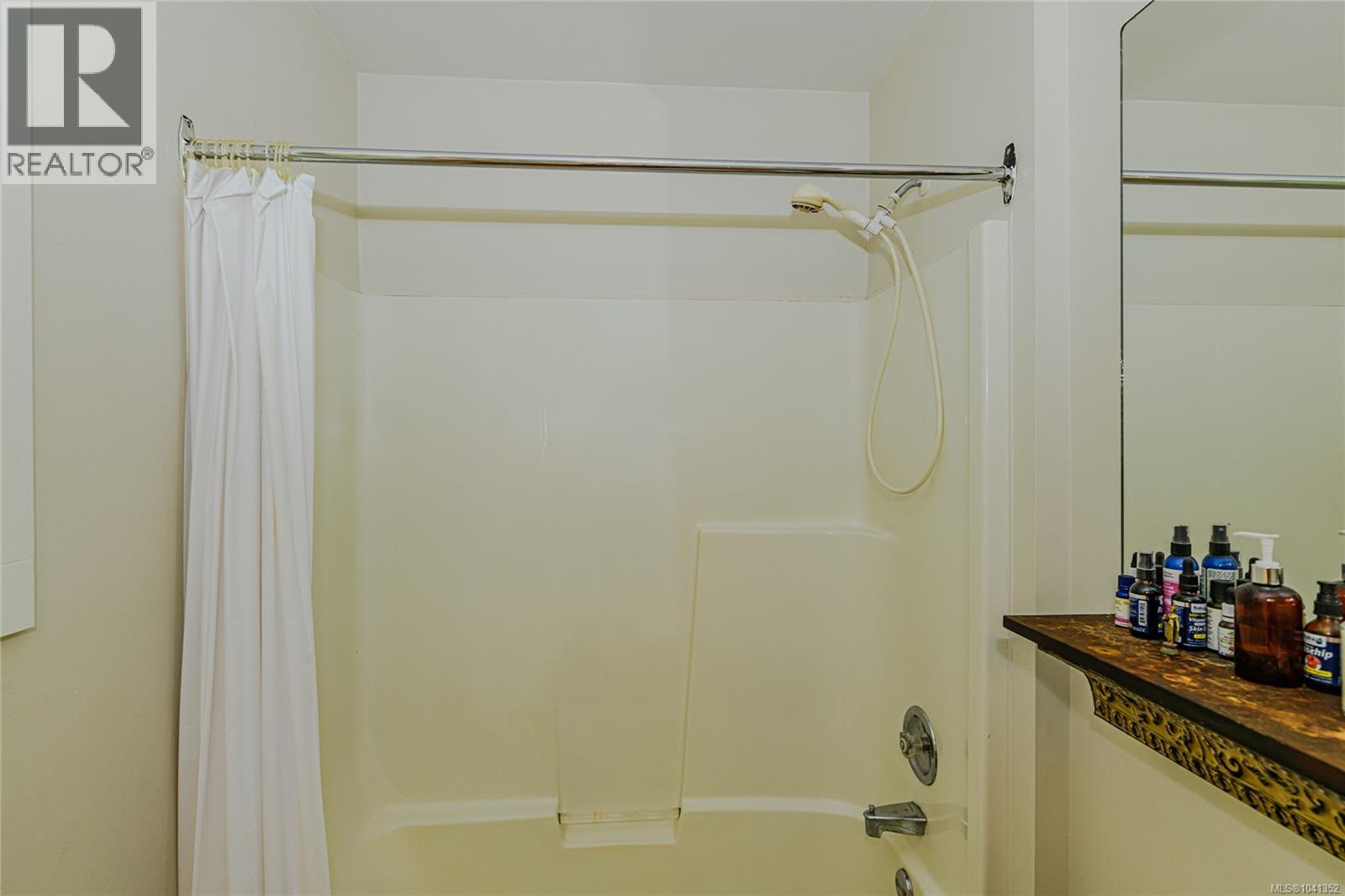 351 Elizabeth Dr Property Photo 27