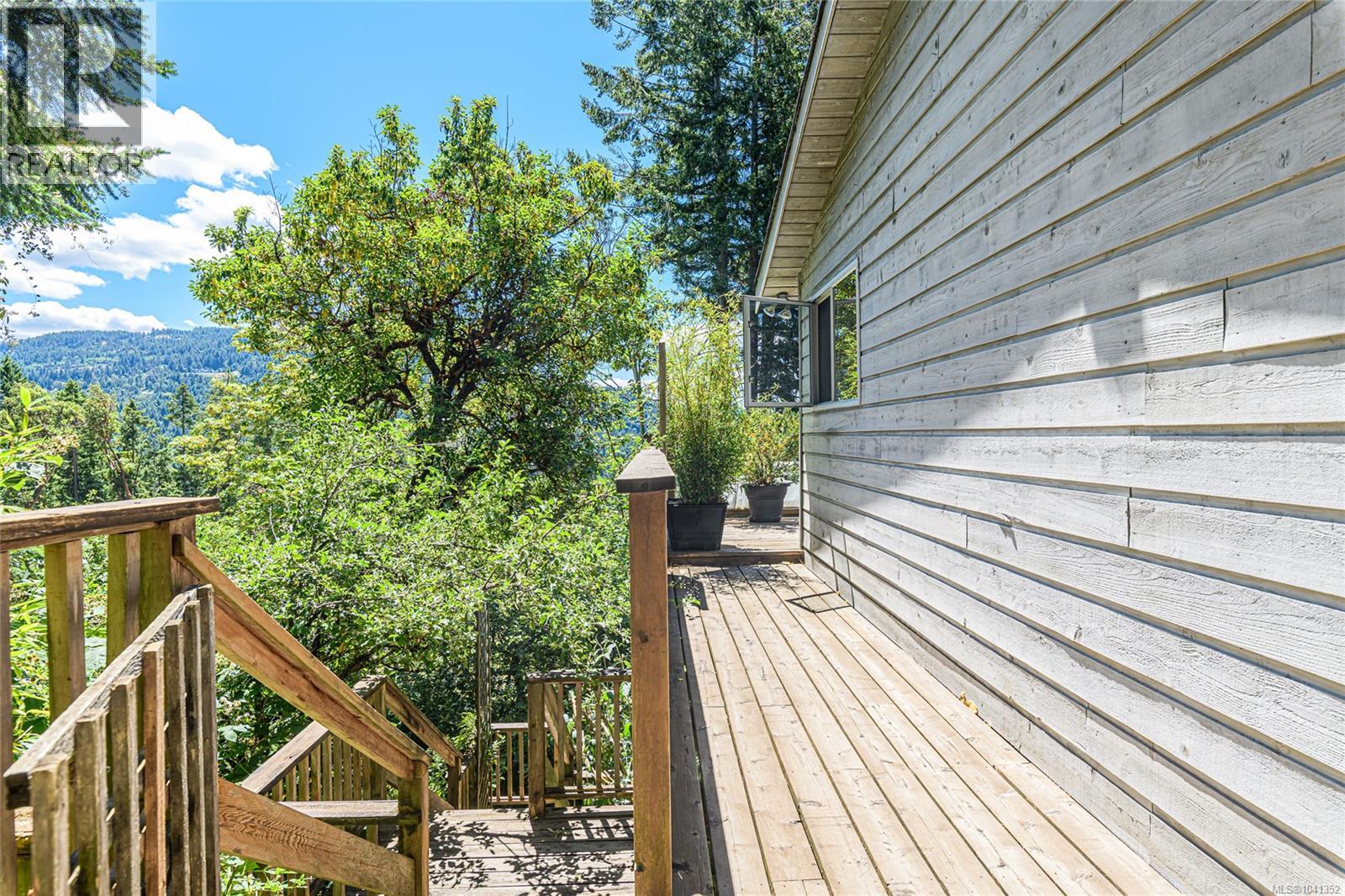 351 Elizabeth Dr Property Photo 45