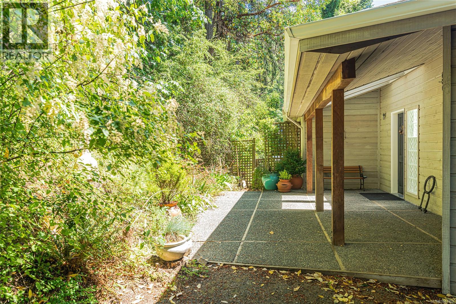 351 Elizabeth Dr Property Photo 56