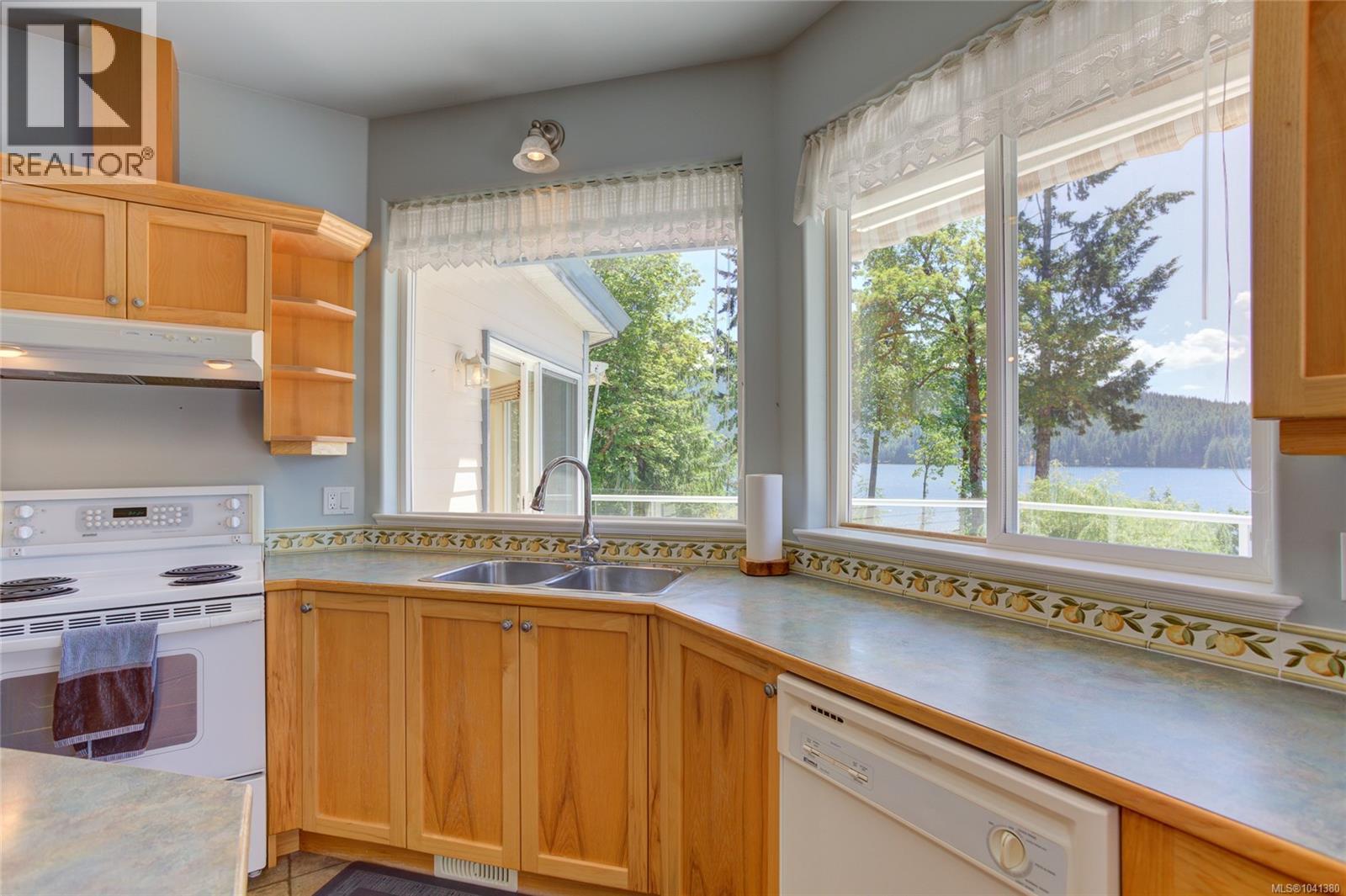 10164 Youbou Rd Property Photo 10