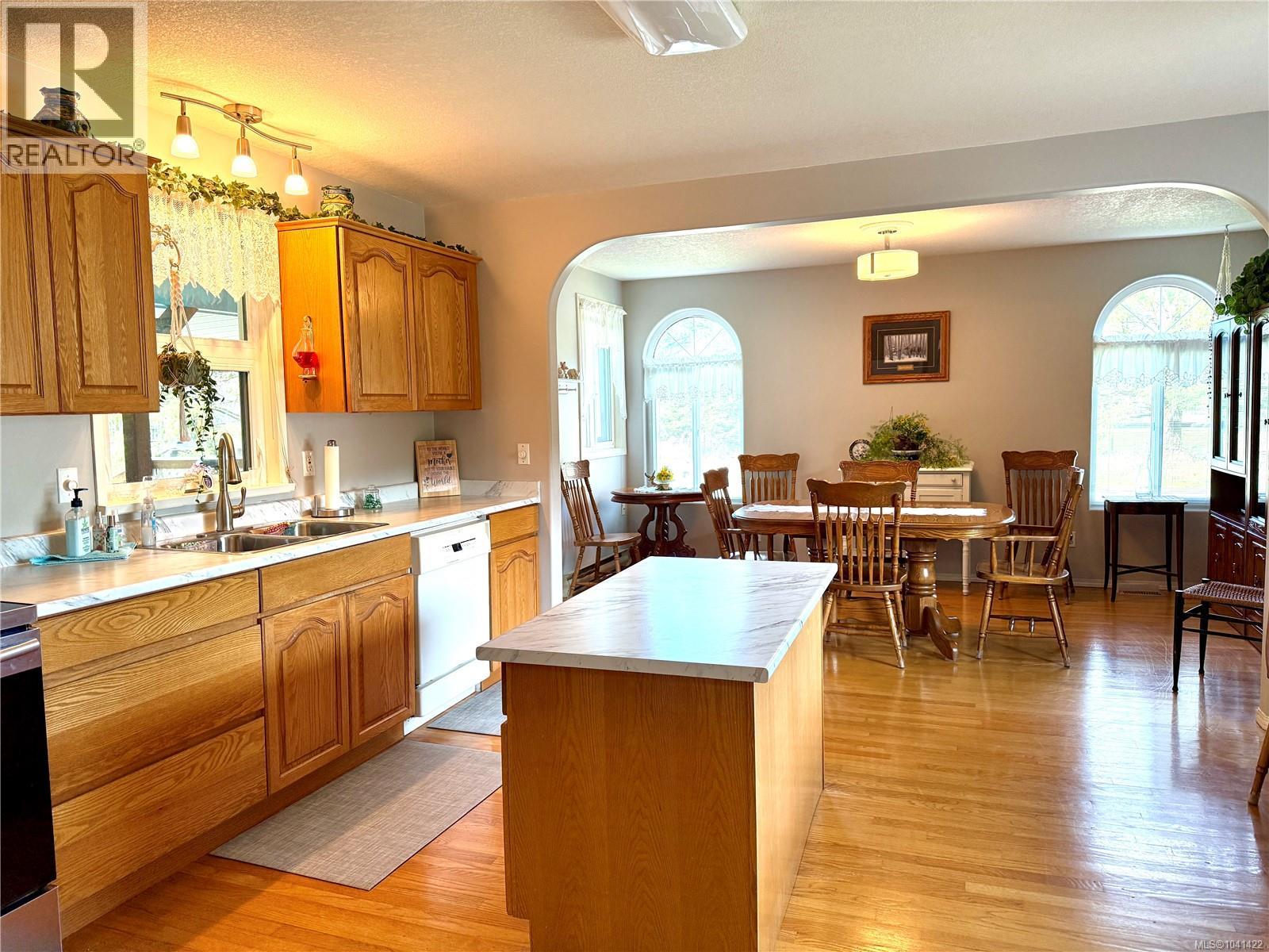 6131 Drinkwater Rd Property Photo 11
